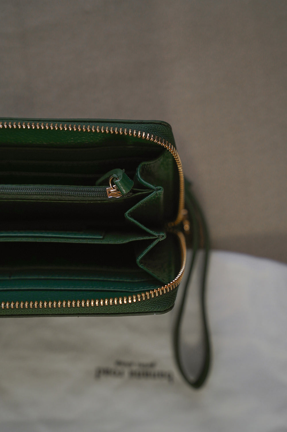 GREEN RESORT LEATHER WALLET