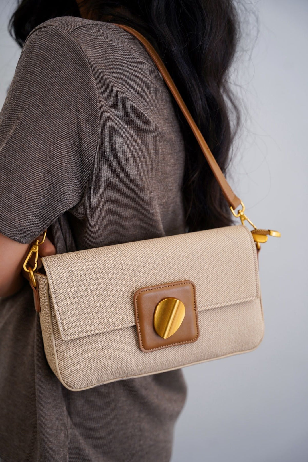 STUDIO SHOULDER BAG