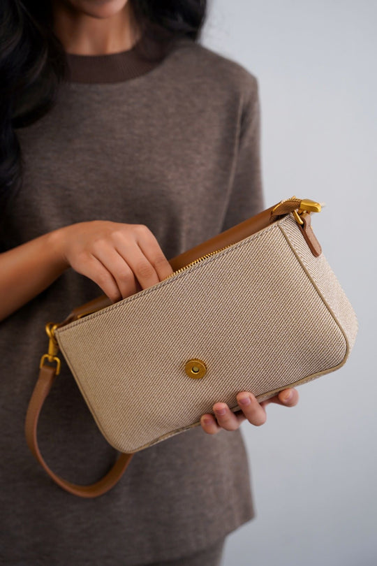 STUDIO SHOULDER BAG