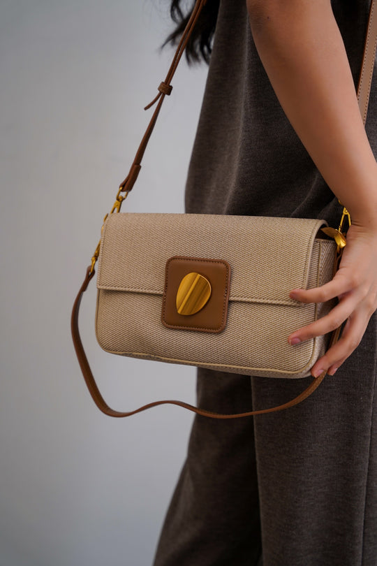 STUDIO SHOULDER BAG