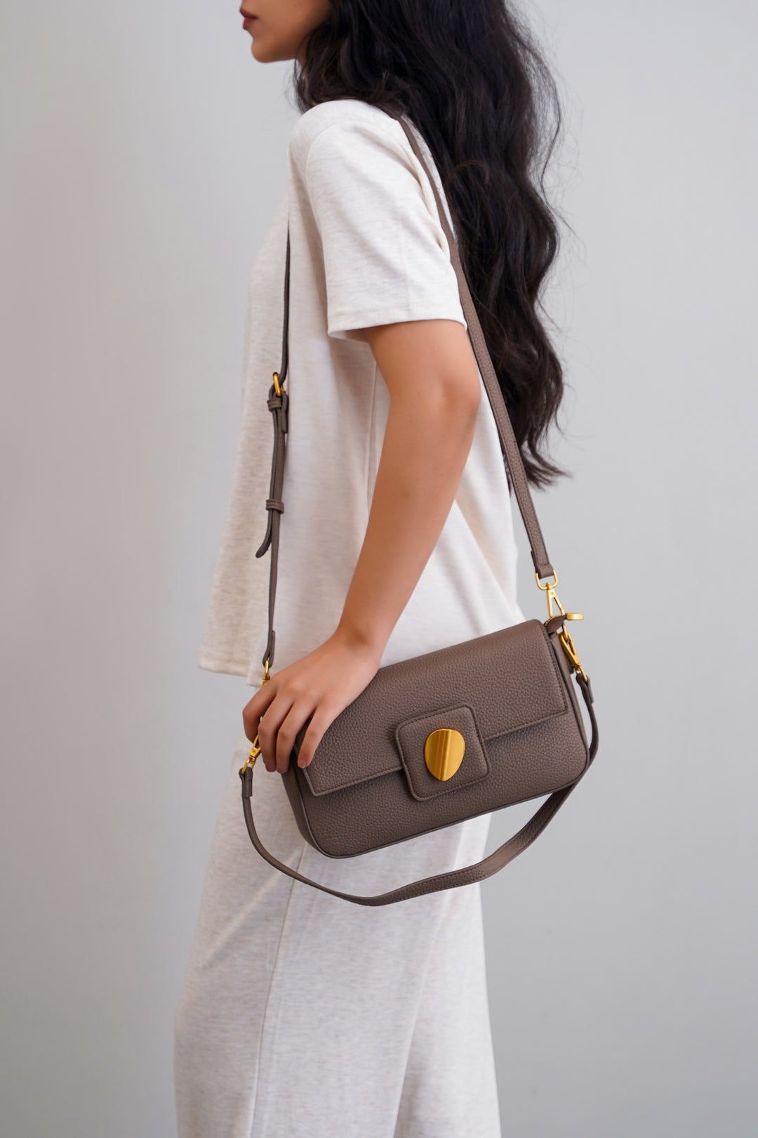 STUDIO SHOULDER BAG