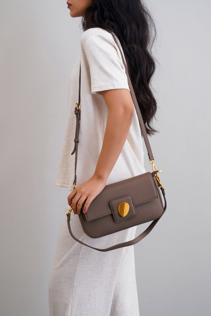 STUDIO SHOULDER BAG