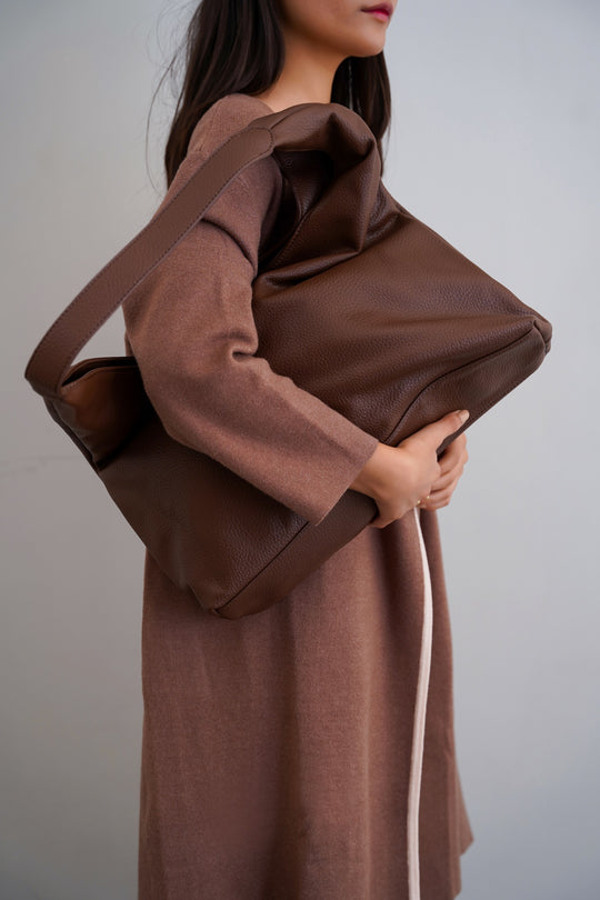 SLOUCHY SOFT TOTE