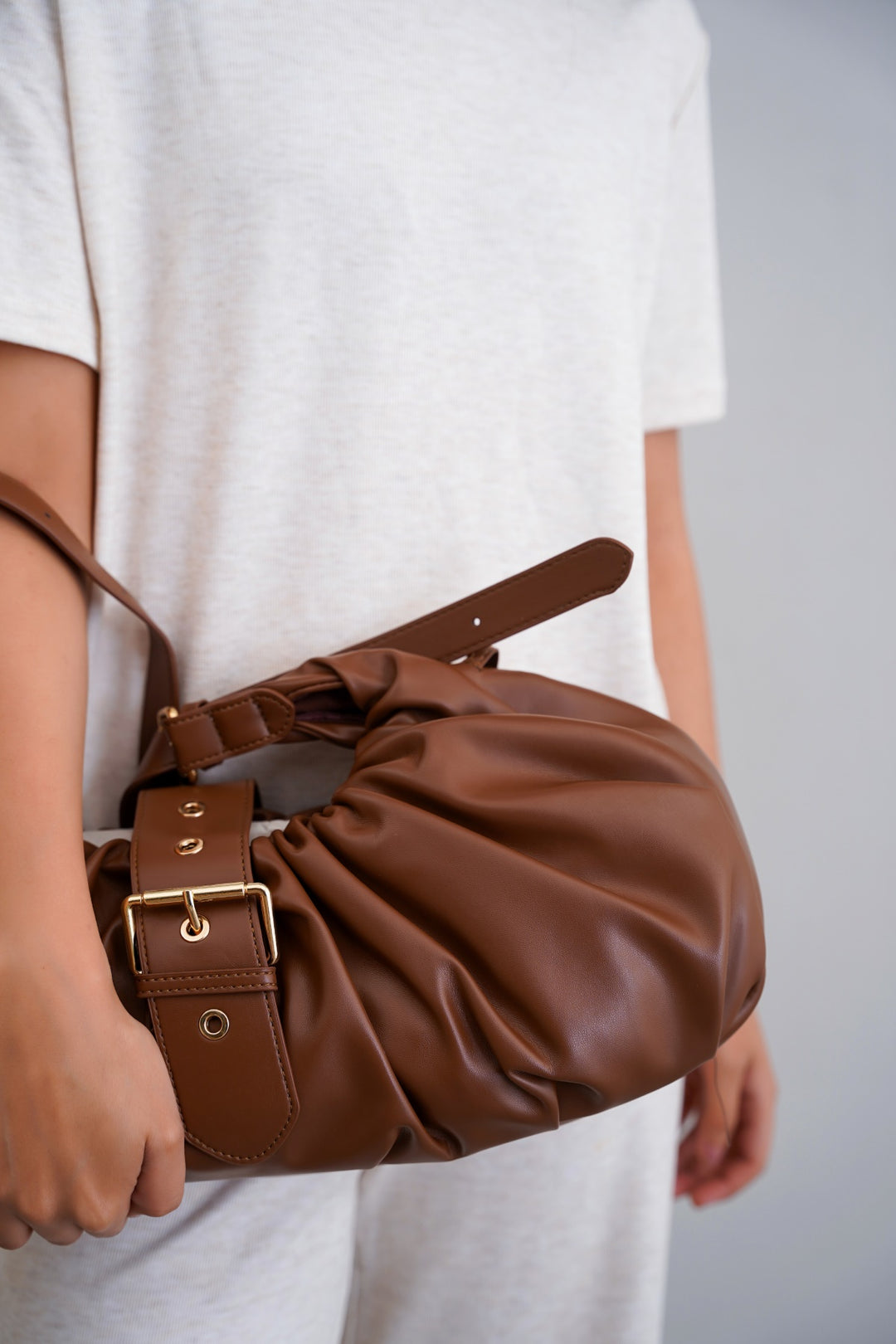 CROISSANT SHOULDER BAG