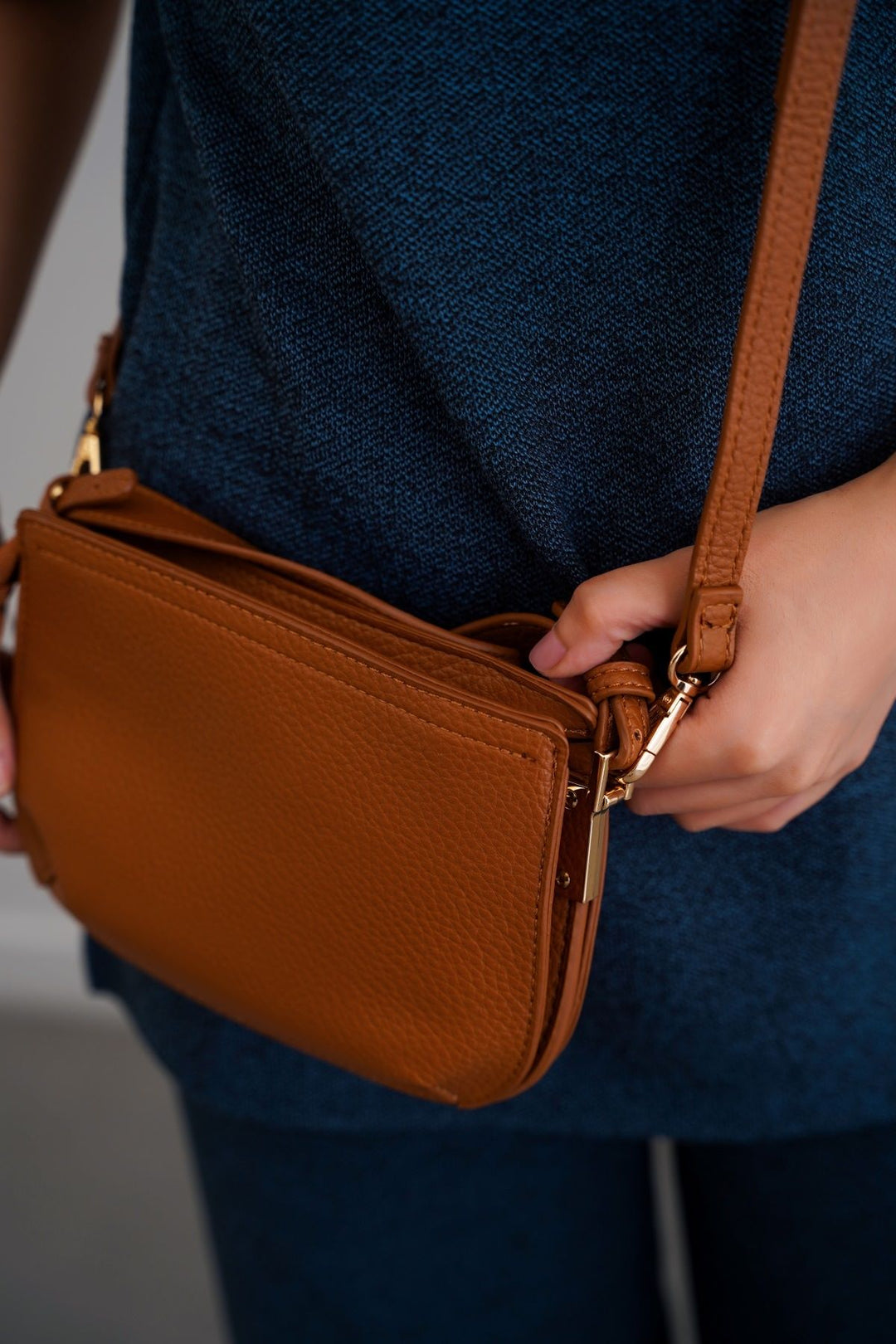 BUTTER CROSSBODY BAG
