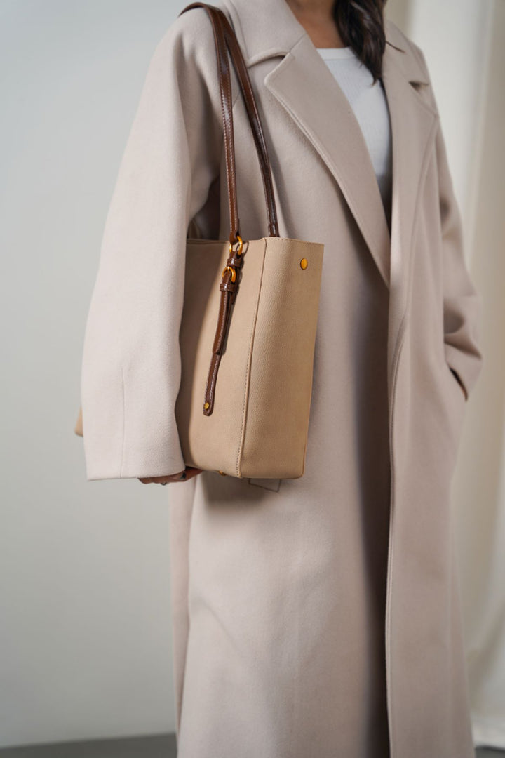 CREAM MESSENGER TOTE