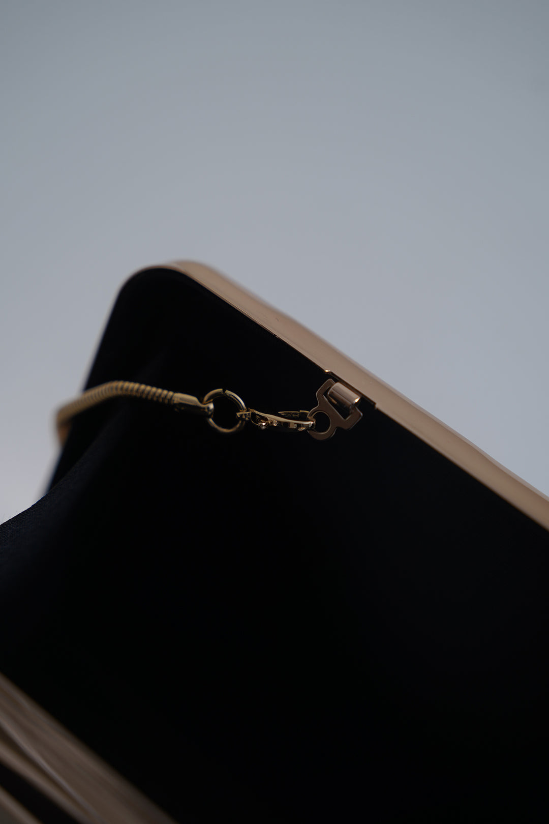 GOLD METALLIC NIGHT CLUTCH