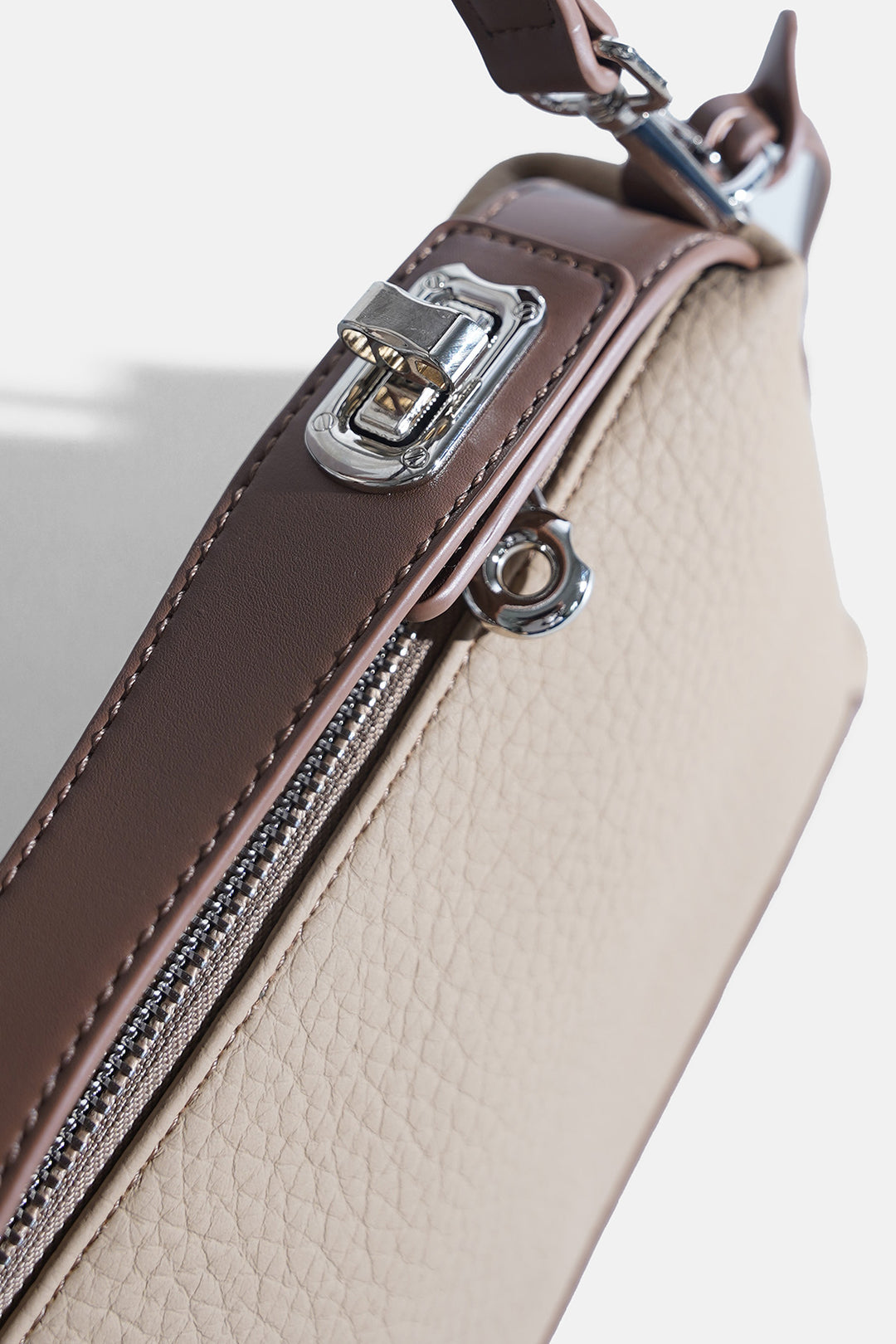 BEIGE DANTE TOP HANDLE