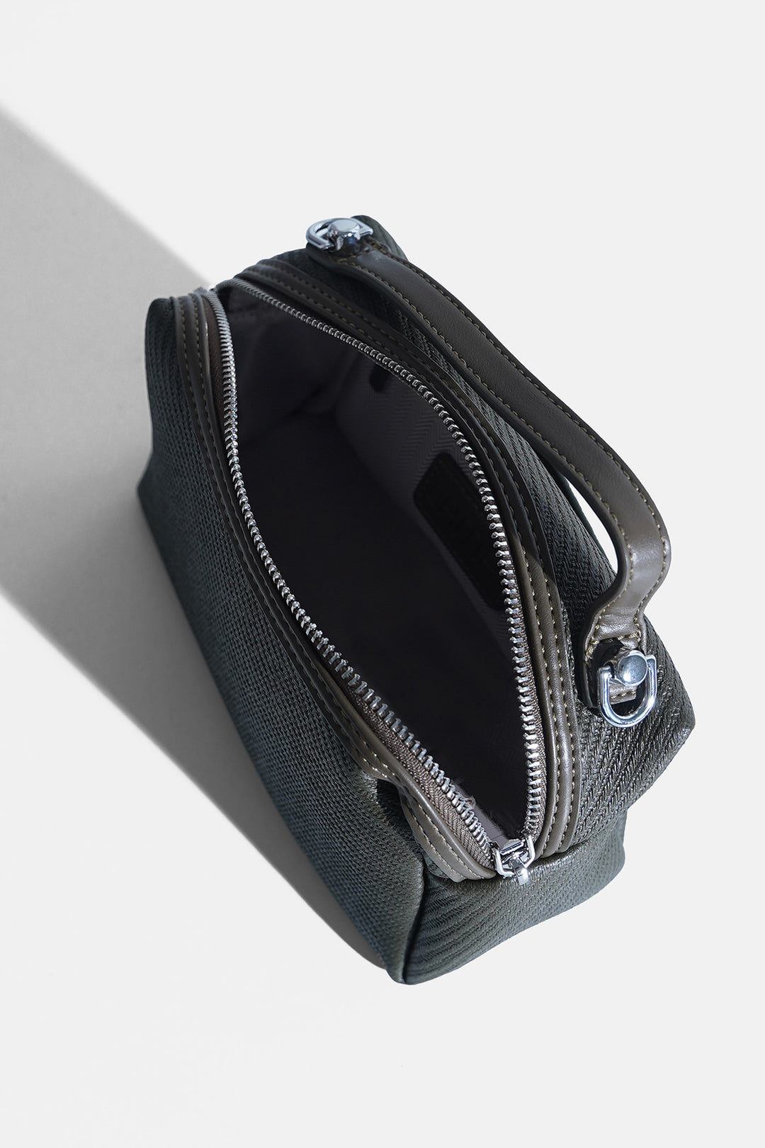 ESSENTIAL TOP HANDLE BAG