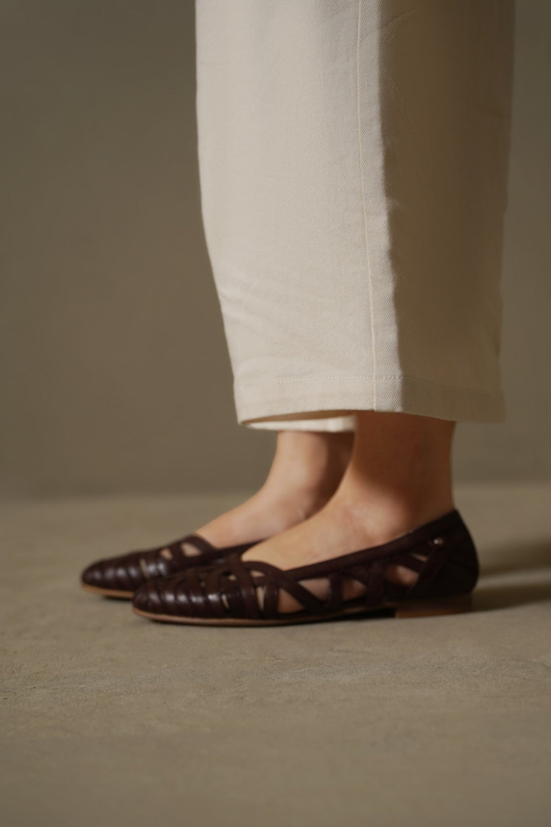 MAROON LEATHER WOVEN PUMPS