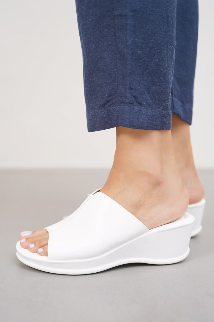 WHITE WIDE VAMP WEDGE
