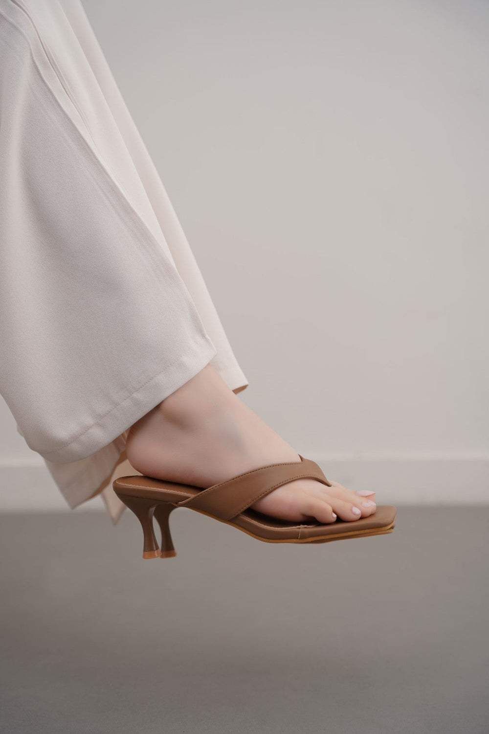 BROWN BILLIE MINI HEELS