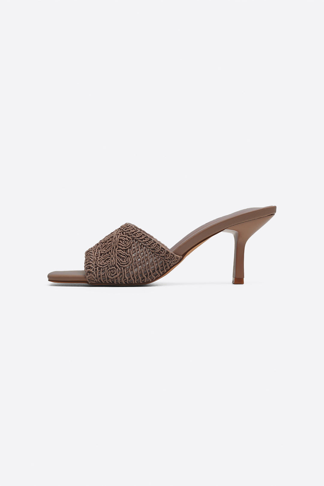 BROWN WOVEN MINI HEELS