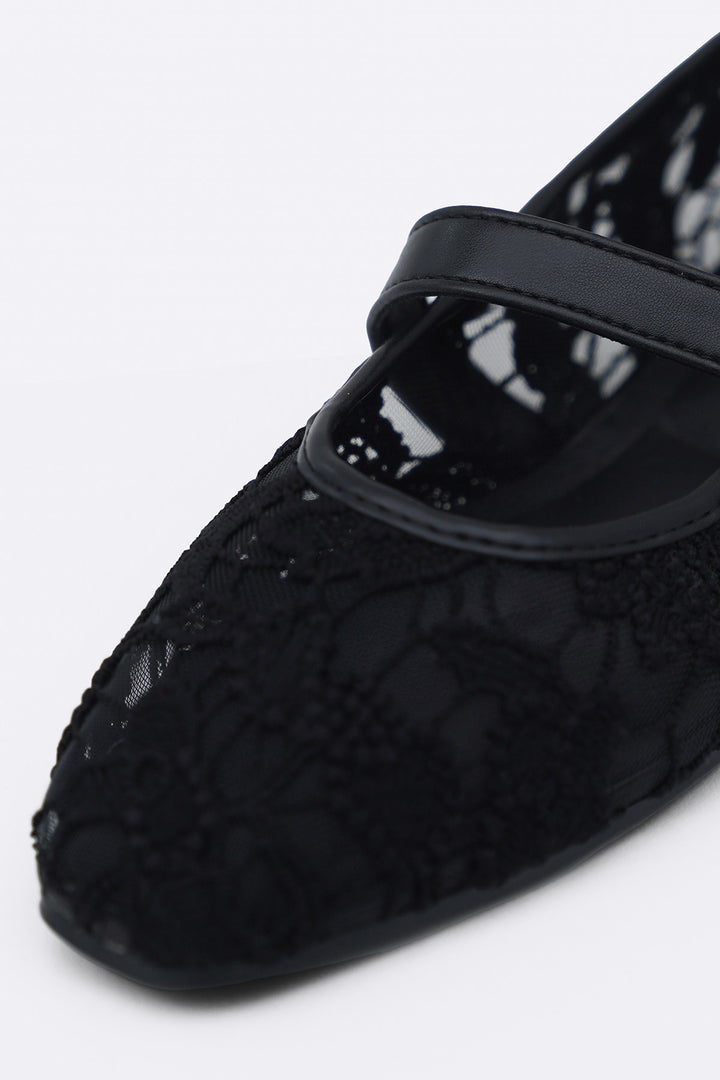 BLACK LACE MARY-JANES