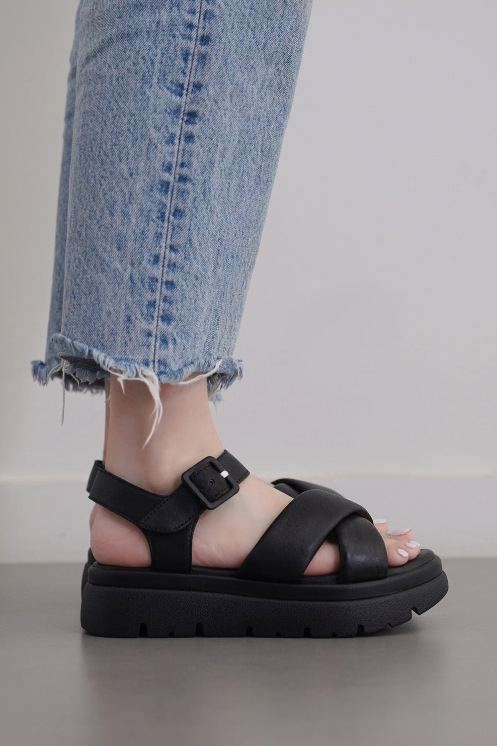 BLACK SOFT LEATHER MAMA SANDALS