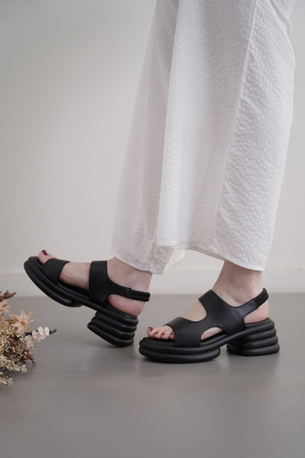 BLACK BUBBLE MAMA SLINGBACKS