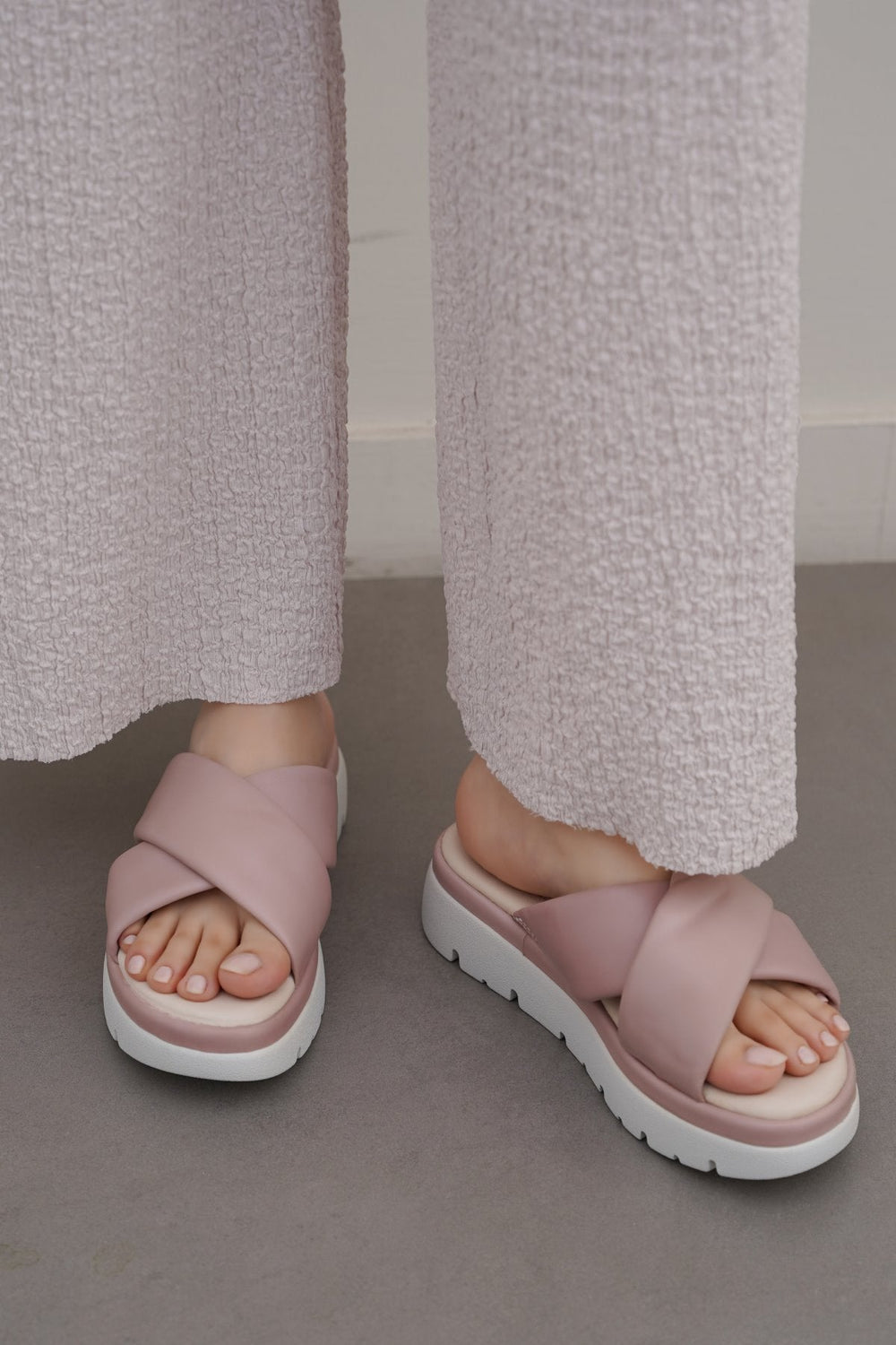 PINK LEATHER MAMA CROSS SLIDES