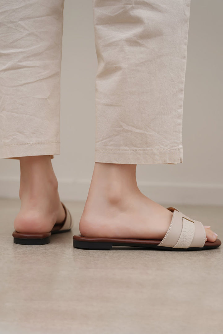 TAUPE RIVER SUMMER SLIDES