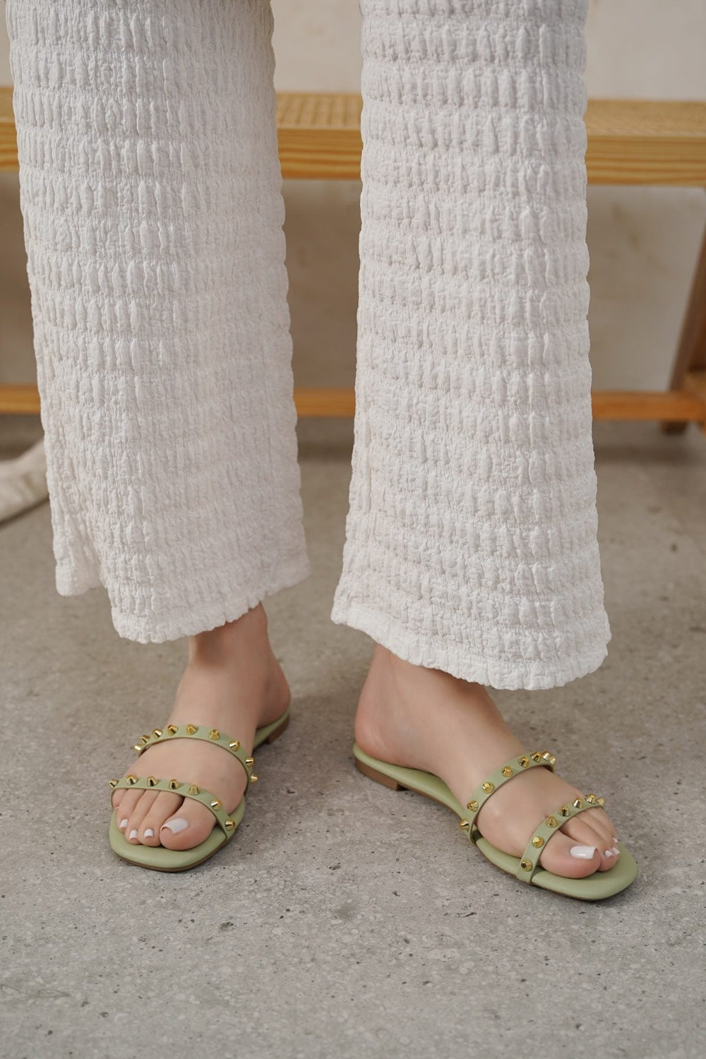 MINT MINIMAL STUDDED SLIDES