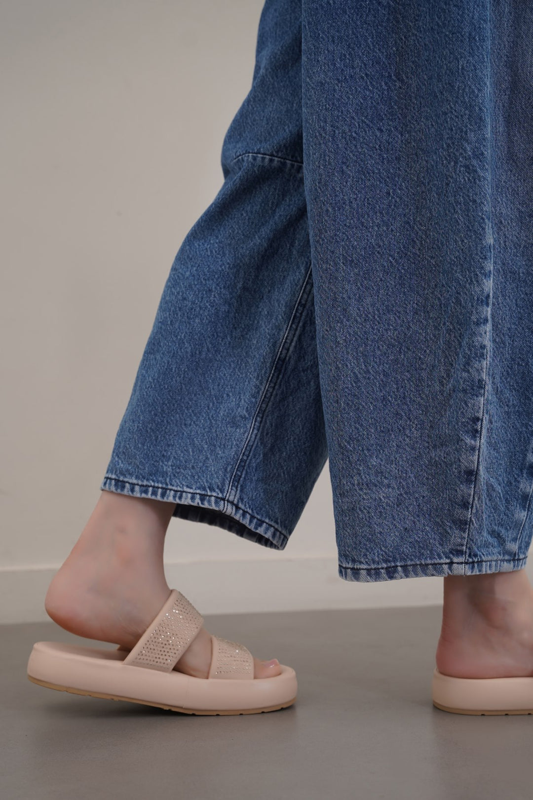 PINK SPARKLE MAMA SLIDES