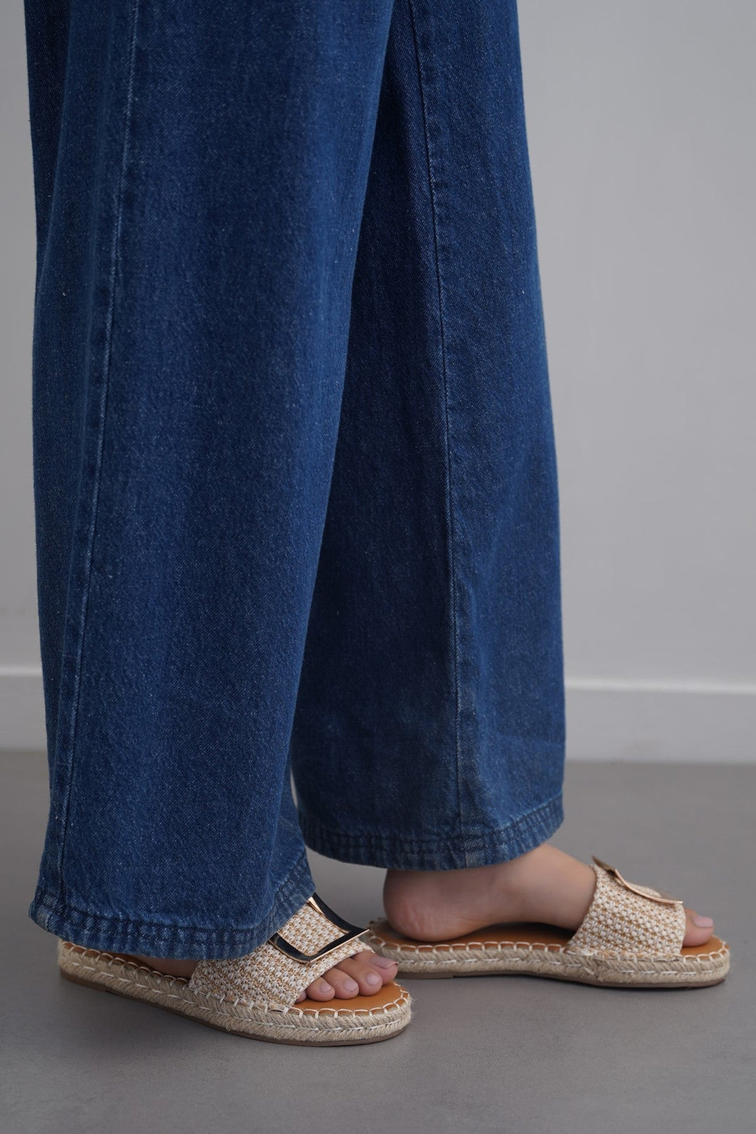 BEIGE ROMA BUCKLE SLIDES