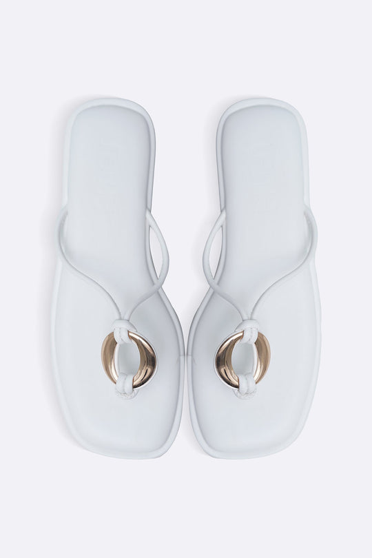 WHITE SUMMER GETAWAY SLIDES
