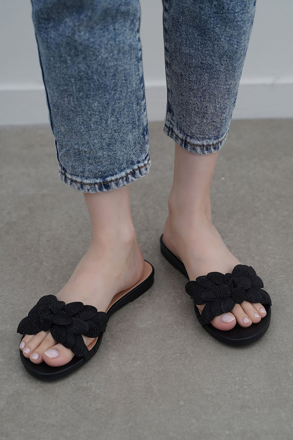 BLACK FIJI SUMMER SLIDES