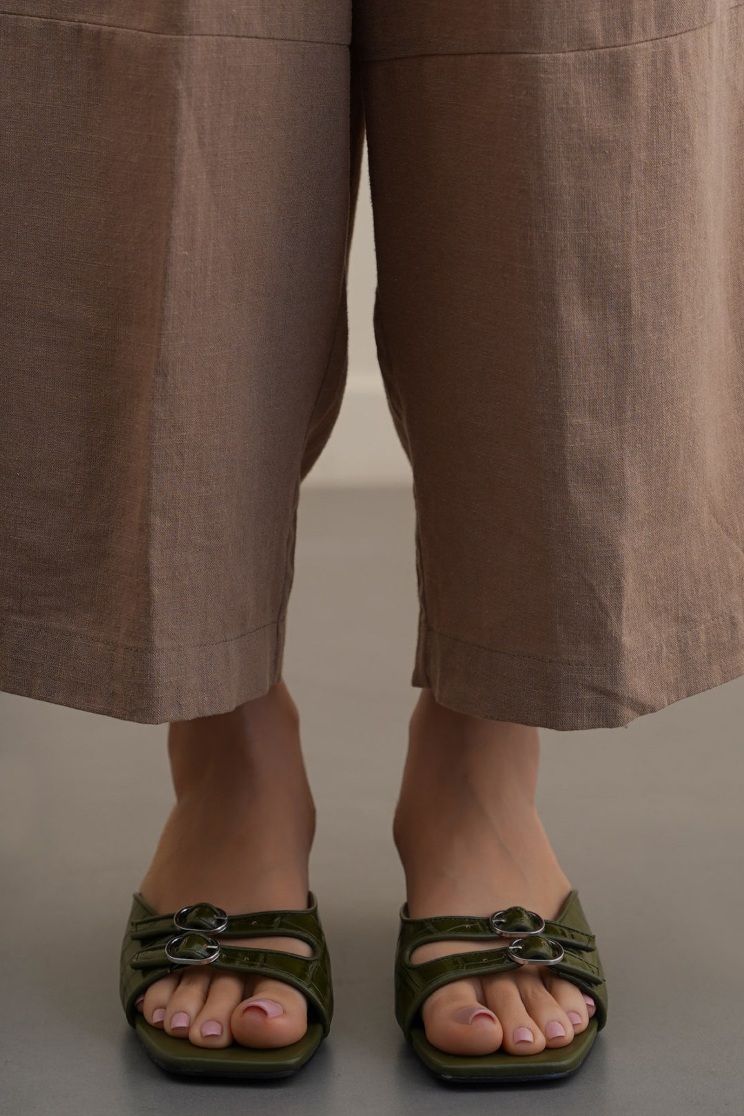 OLIVE VERONA MINI HEELS