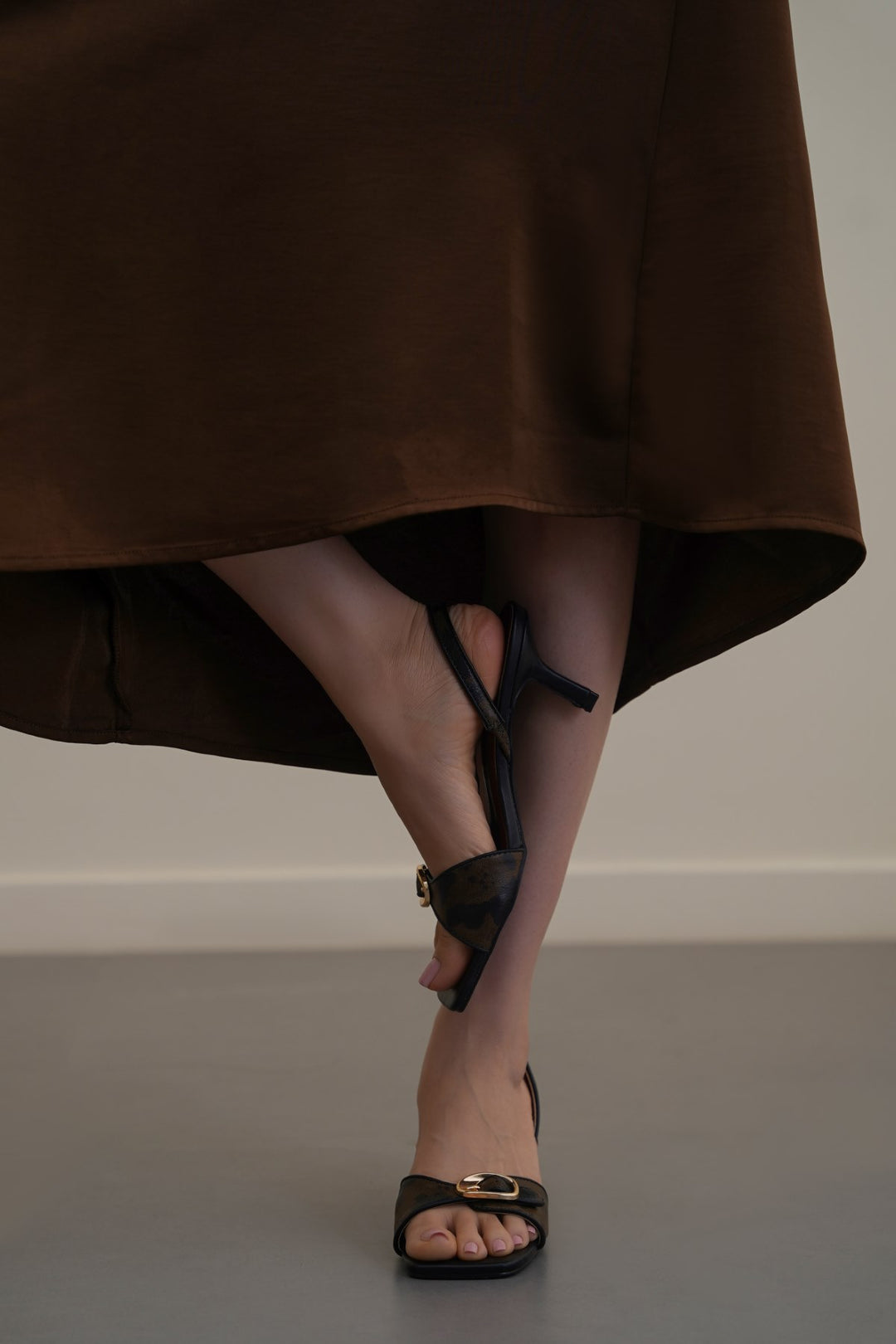 OLIVE STUDIO SLINGBACK HEELS