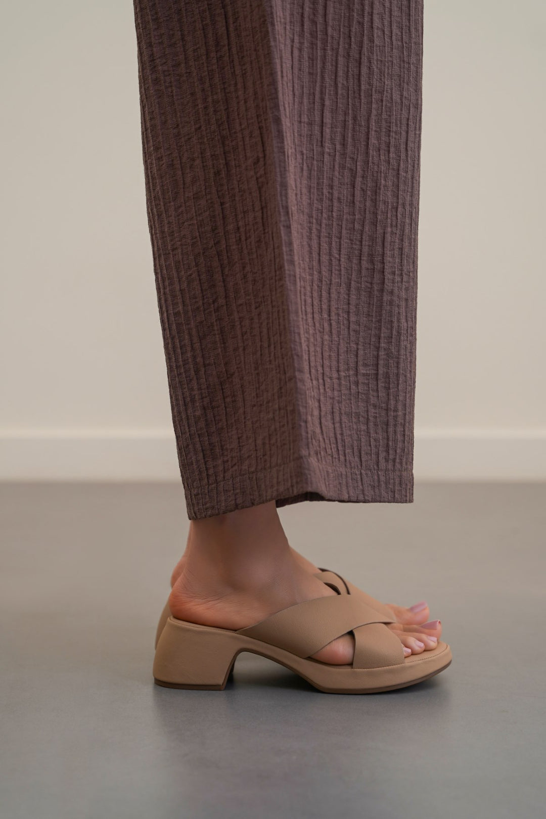 LIGHT TAUPE WIDE FIT MAMA HEELS