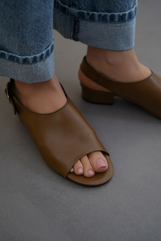 OLIVE MADRID BLOCK HEELS