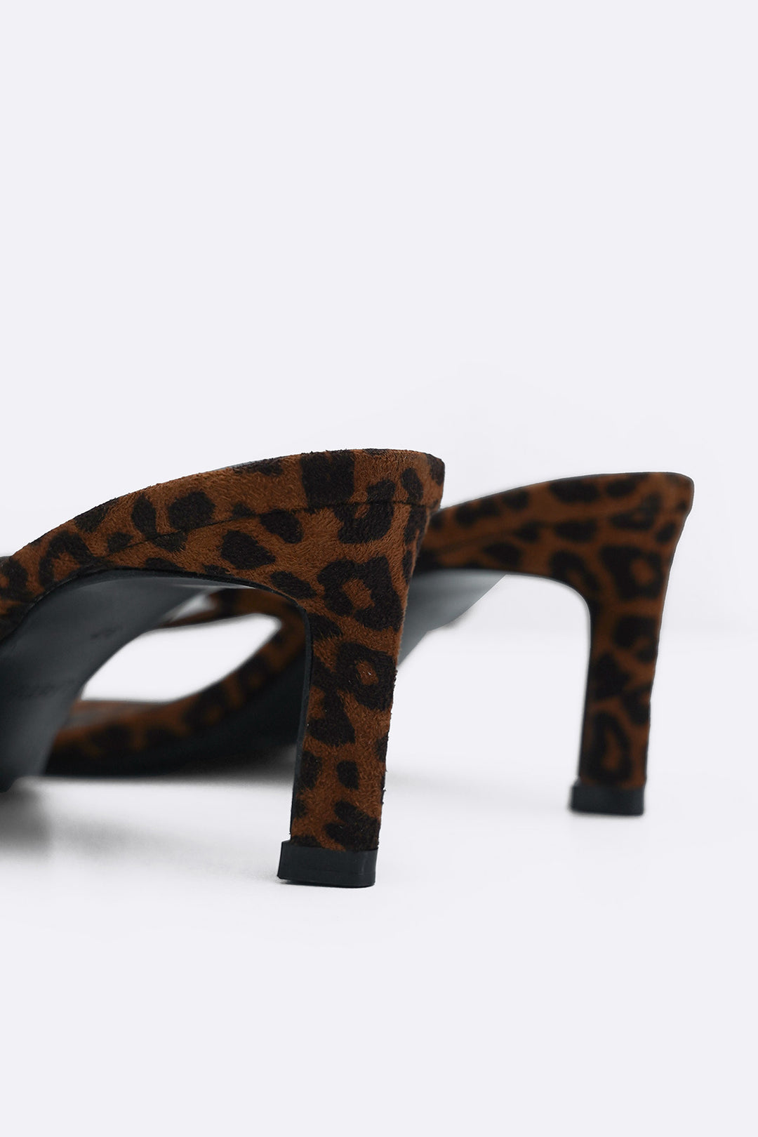 BROWN STUDIO FLIP HEELS