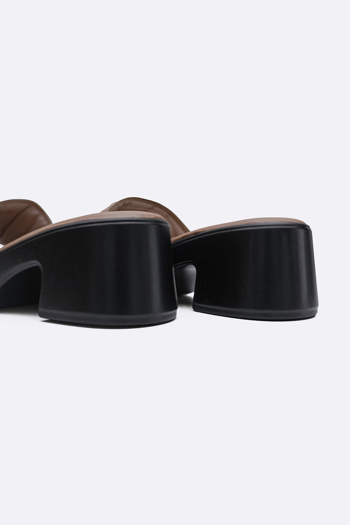 SOFT BLOCK HEELS