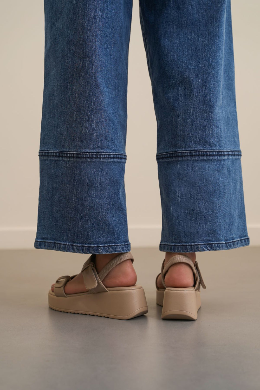 TAUPE HOLIDAY MAMA SANDALS