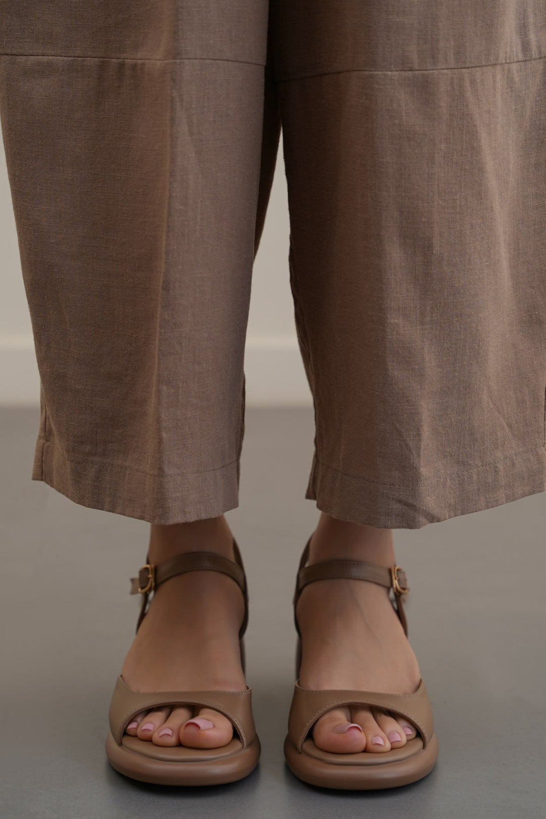 BEIGE GETAWAY MAMA SANDALS