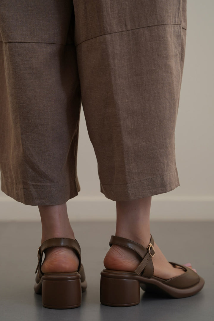 BROWN GETAWAY MAMA SANDALS