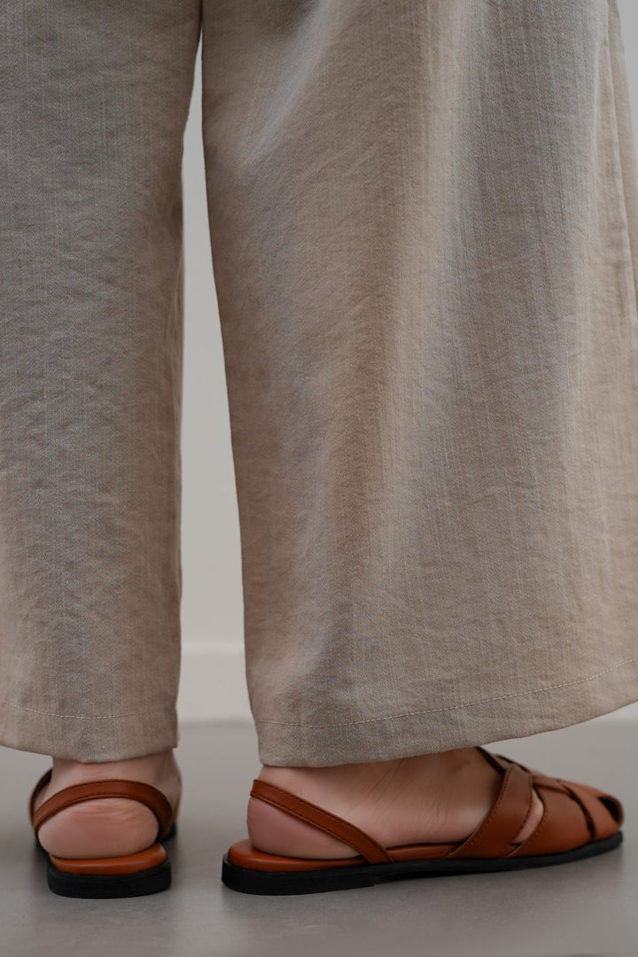 TAN ROMAN FLAT SANDALS