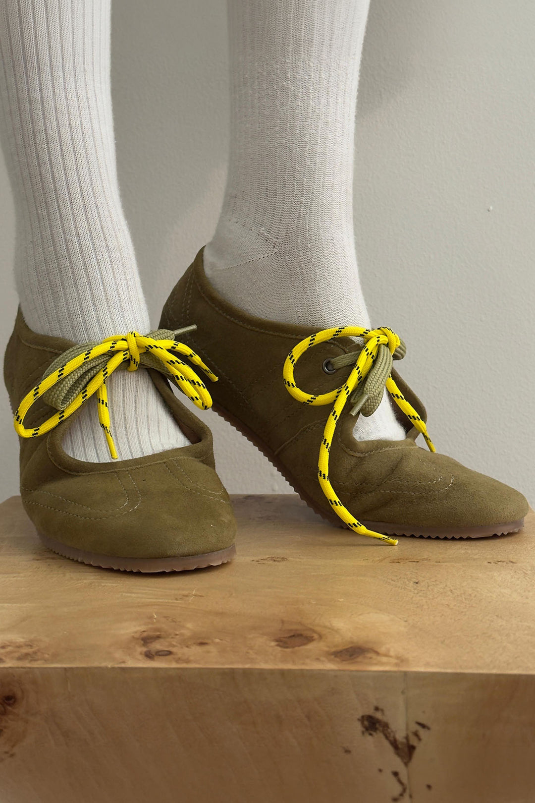 OLIVE STREET SNEAKERINA
