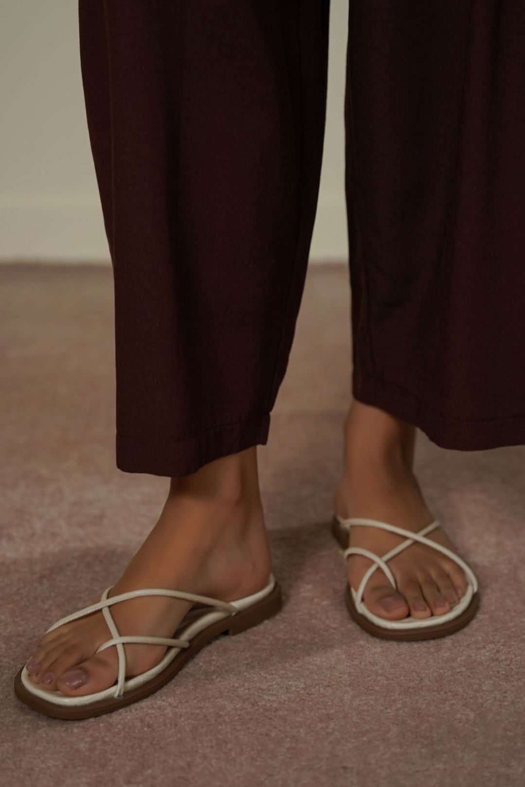 OFF WHITE STRAP TRACK SLIDES