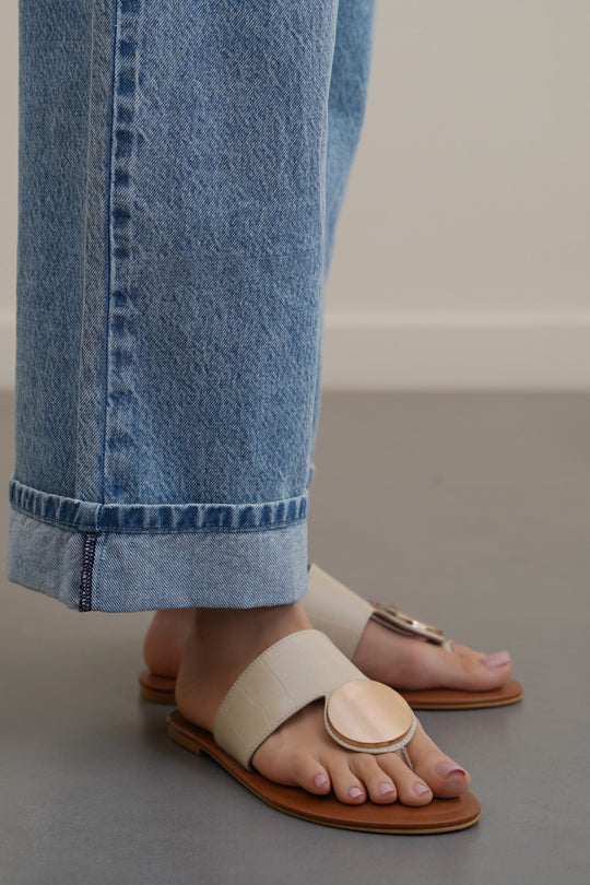 CREAM SOFT SUMMER SLIDES