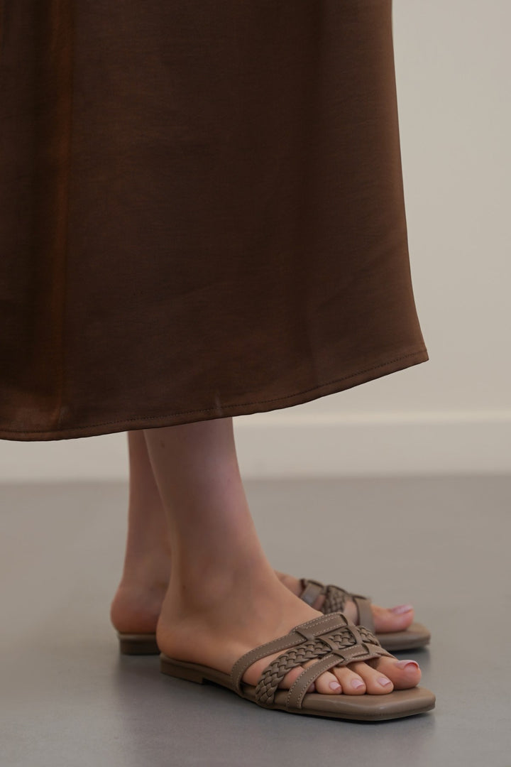 TAUPE SAND & BRAID SLIDES