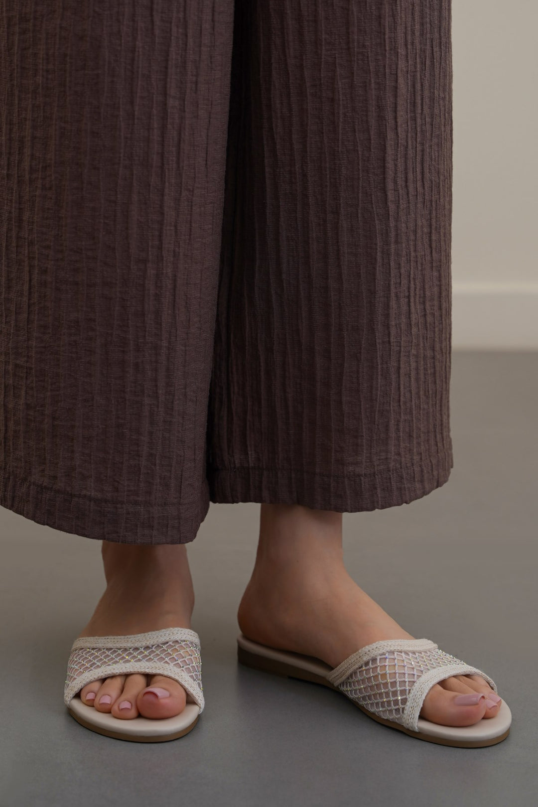 CREAM TINSEL MESH SLIDES