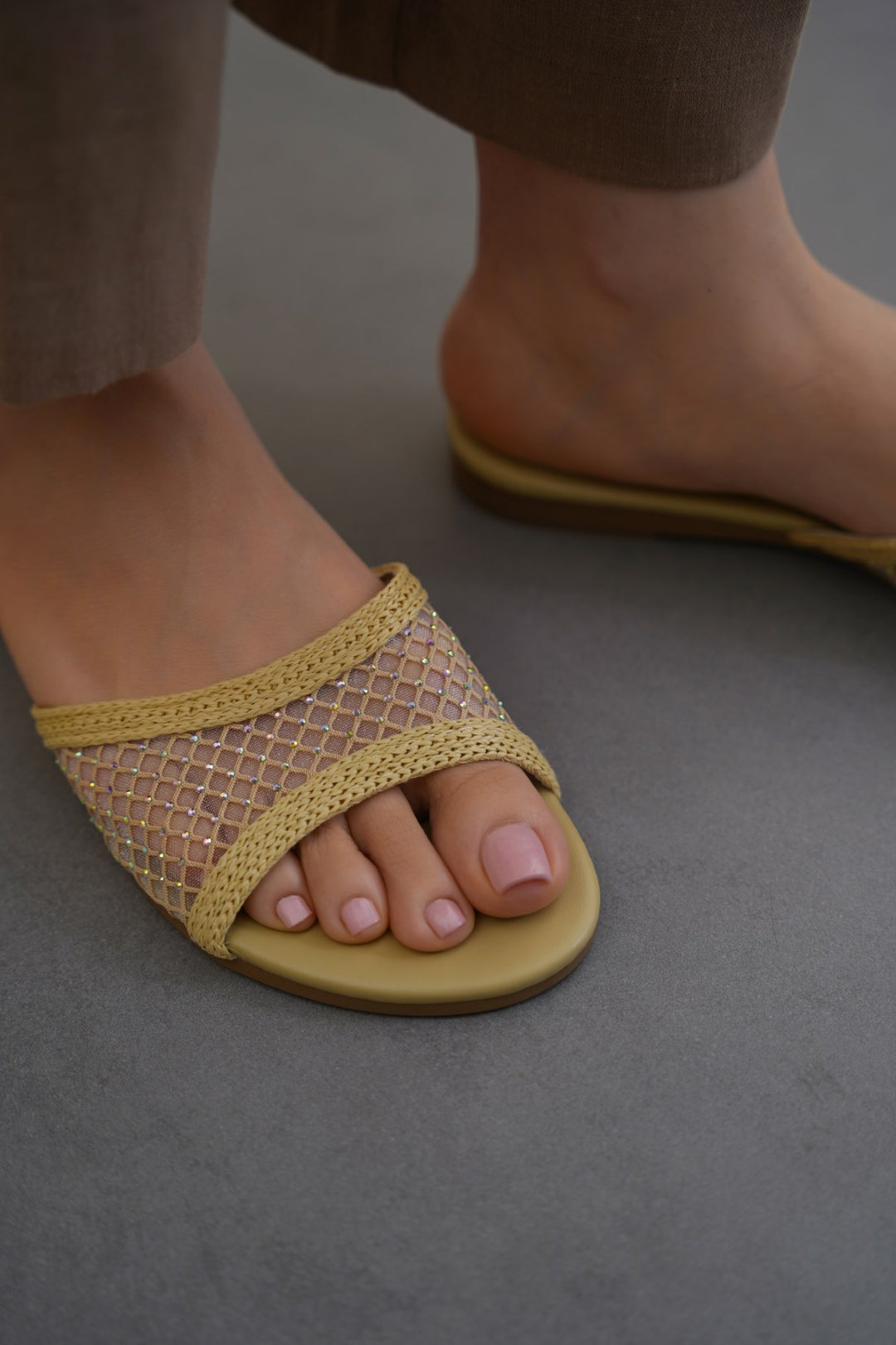 PISTACHIO TINSEL MESH SLIDES