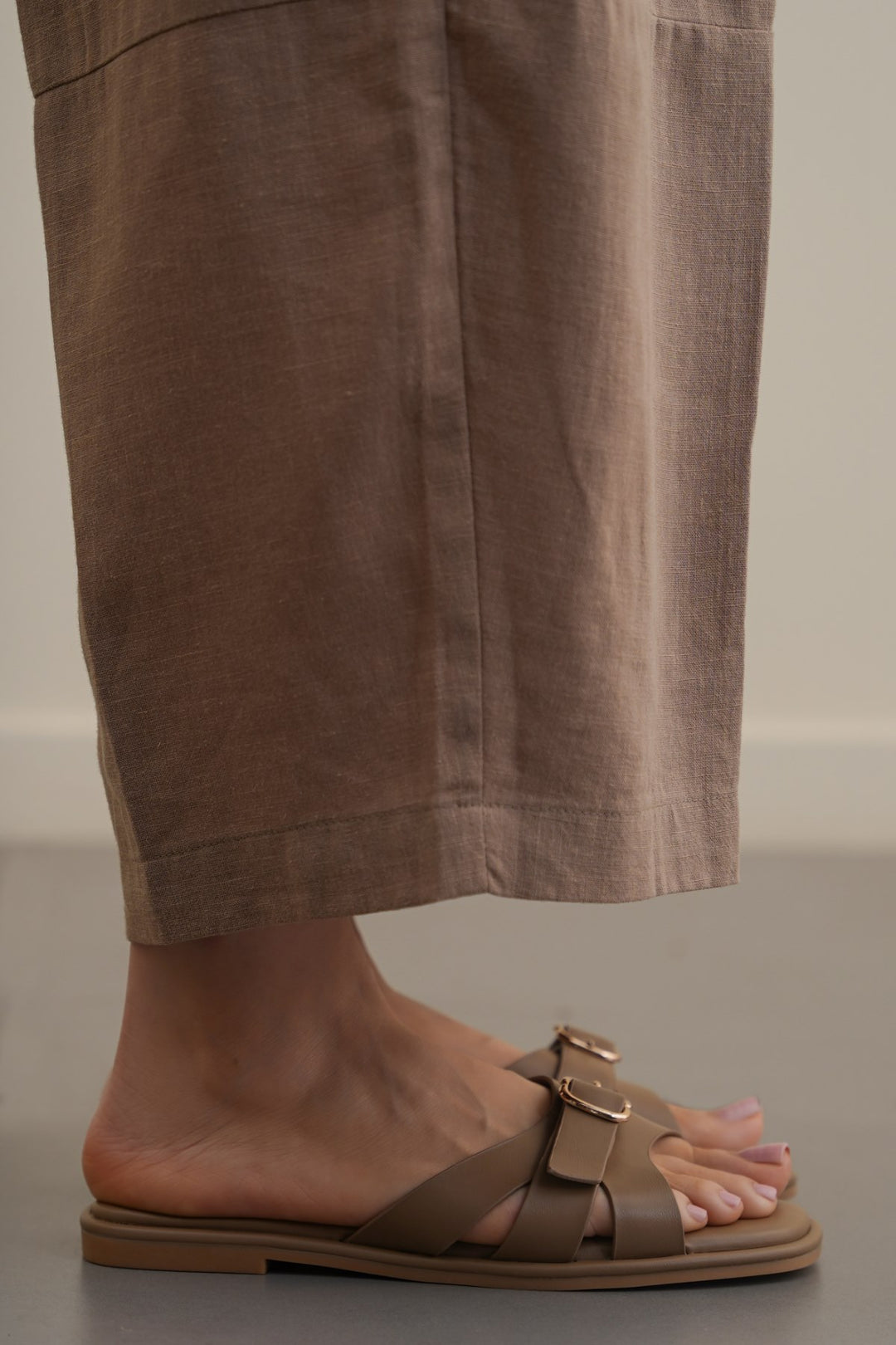 TAUPE TRI-STRAP SLIDES