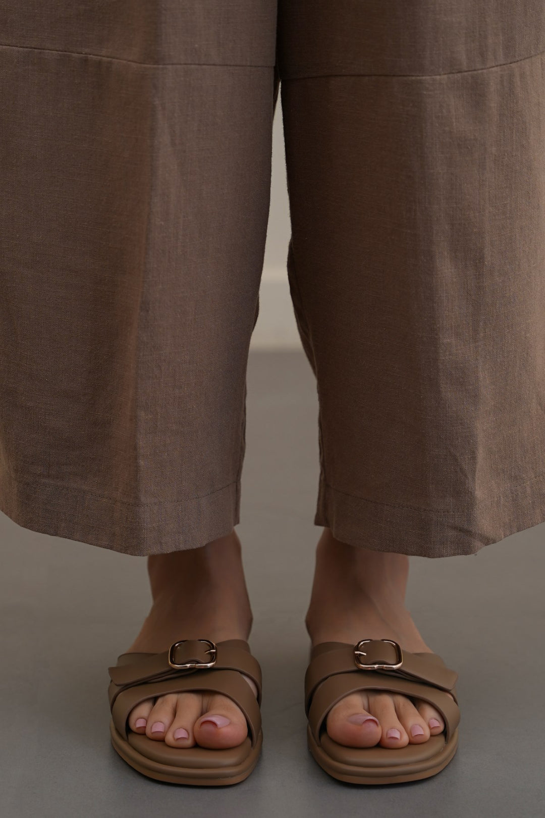 TAUPE TRI-STRAP SLIDES