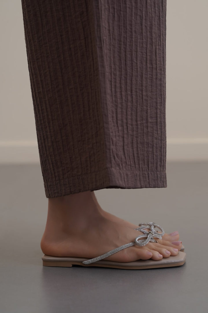 TAUPE BOW FLIP FLOPS