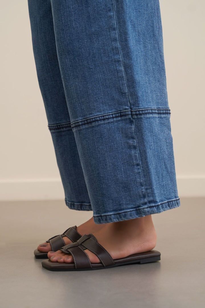 COFFEE CUSHIONED STITCH SLIDES