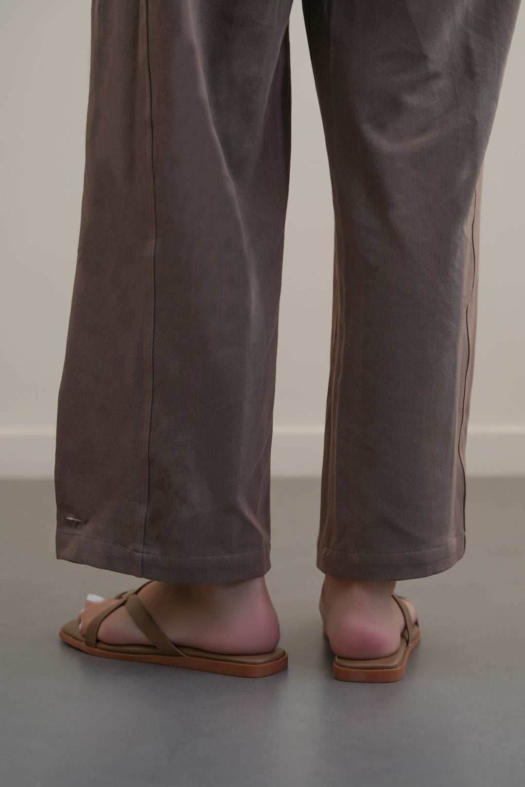 TAUPE RIO TOE SLIDES