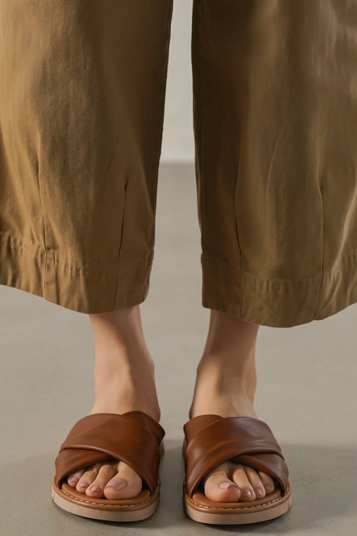 BROWN TIME-OUT MAMA SLIDES