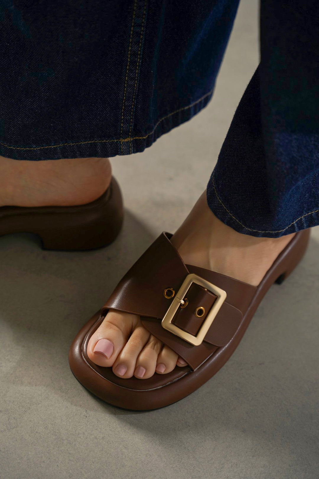 COFFEE BUCKLE MAMA SLIDES